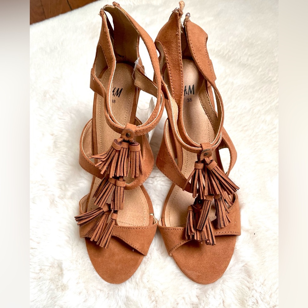 NWT H&M Suede Tassel Heels in color Tan size 7